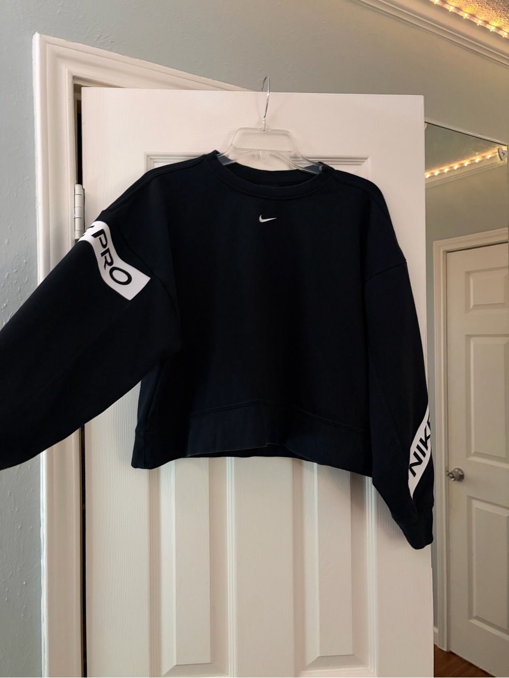 Nike Pro Dri-FIT Cropped Fleece Sweatshirt - Black (Medium)
